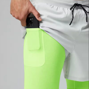 Pantalones Cortos Deportivos para Hombre, Dos en Uno, con Franja Reflectante Personalizada, Elásticos, con Dobladillo Dividido, Color Verde Fluorescente - Product Image 1
