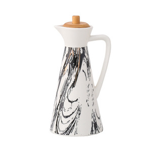 Botella de aceite y vinagre de cerámica para cocina de 800 ml con diseño clásico - Product Image 5