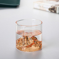 Verre à vin rouge à haute teneur en borosilicate personnalisé, tasse à whisky en verre avec design de montagne coloré