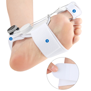 <span class=keywords><strong>Orthèse</strong></span> pour <span class=keywords><strong>Hallux</strong></span> <span class=keywords><strong>Valgus</strong></span> à Boucle Rotative Réglable pour Utilisation Jour/<span class=keywords><strong>Nuit</strong></span> – Dispositif d'Assistance pour la Portation <span class=keywords><strong>de</strong></span> Chaussures et le Soutien <span class=keywords><strong>de</strong></span> l'Os du Grand Pied - Product Image 3