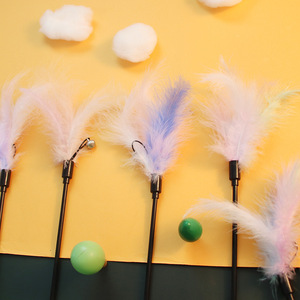 Juguete interactivo para gatos con plumas de mango largo, diseño colorido y patrón sólido, artefacto de autoentretenimiento para gatos - Product Image 1