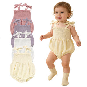 100%オーガニックコットンモスリンベビーロンパース（肩に蝶結び、胸元にスモック加工） |   ノースリーブスナップクロッチ幼児用ボディスーツ - Product Image 1