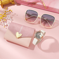Coffret cadeau accessoires femme haut de gamme montre quartz chiffres romains lunettes de soleil portefeuille rose