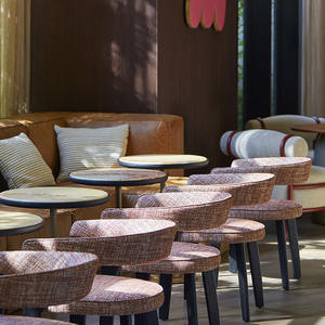 Cómoda de Hotel Boutique Elegante con Cajones de Cierre Suave, Amplio Espacio de Almacenamiento, Superficie Elegante, Organización de Habitaciones para Huéspedes - Product Image 4