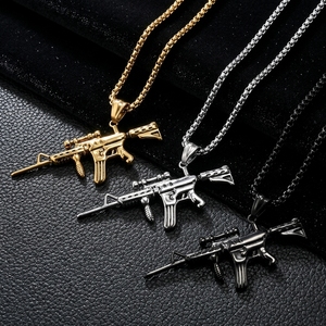 Collier pendentif épée M416 en alliage de zinc, bijoux hip-hop pour hommes, accessoire de mode - Product Image 1