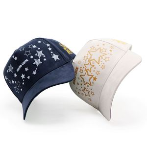 Casquettes de baseball en daim personnalisées à 5 panneaux avec logo imprimé sur le devant et broderie latérale, haute qualité - Product Image 3