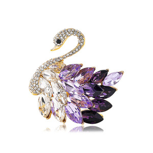Broche Elegante de Estilos Variados para Atacado: Flores Requintadas, Uvas Coloridas, Vintage com Strass Brilhante para Decoração de Joias - Product Image 3