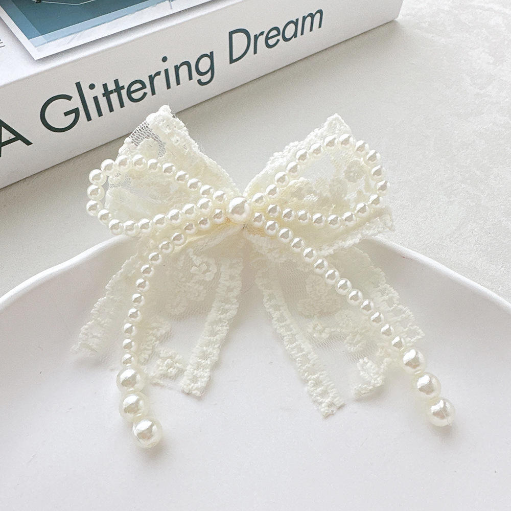 หัวล็อกรองเท้าลายผีเสื้อมุกพร้อมเชือกผูกรองเท้าแบบลูกไม้เดี่ยว