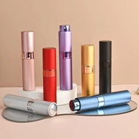 Vente en gros de vaporisateurs de voyage de 10 ml vides, rechargeables, en aluminium, à fine brume, avec pompe à parfum, flacon en verre avec impression d'écran