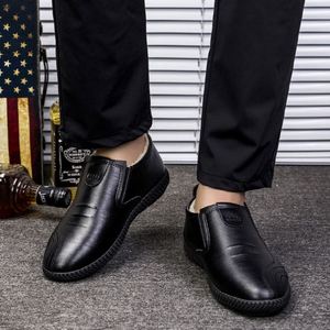 Chaussures d'hiver chaudes pour hommes 2022, en velours et coton, chaussures de costume élégantes, chaussures décontractées en cuir - Product Image 5