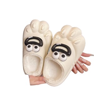 รองเท้าแตะสัตว์ขนปุย น่ารัก แปลกใหม่ กันลื่น ใส่ในบ้าน อุ่นสบาย - Product Image 1