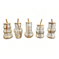 Gobelet en verre côtelé personnalisable grande capacité avec couvercle en bambou et paille, idéal pour café glacé, milkshakes et cocktails