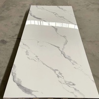 Dalle murale en PVC brillant effet marbre UV, ignifuge, pour décoration intérieure moderne, alternative au marbre pour la décoration murale