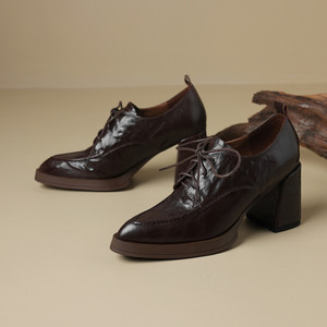 Zapatos de Moda Hechos a Mano de Cuero Genuino Impermeables para Mujer, con Punta Puntiaguda, Tacón Grueso, Cierre de Cordones Delantero, Antideslizantes y Duraderos - Product Image 2
