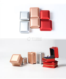 Caja de Joyería con Luz LED Personalizada de Fábrica, Caja de Anillo de Diamantes de Lujo para Boda con Logotipo, Diseño de Caja de Empaque de Joyería de Cuero - Product Image 5
