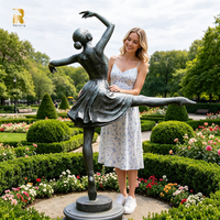 Sculpture de danseuse de ballet élégante en bronze grandeur nature RELONG pour la décoration de jardin et de parc en plein air à vendre