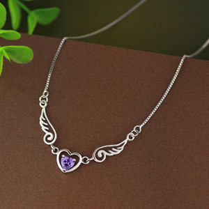 Collana con ali d'angelo placcate in platino e collana con ciondolo a forma di cuore - Product Image 2