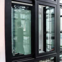 Fenêtres coulissantes modernes en aluminium sur mesure avec verre dépoli et système de rail robuste pour projets de rénovation d'hôtels et de villas de luxe
