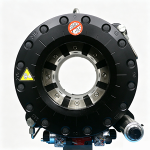 Machine à sertir les flexibles hydrauliques P32S, comparable à <span class=keywords><strong>Finn</strong></span> Power, pour l'assemblage de flexibles de machines de construction, excavatrices et chargeuses. - Product Image 4