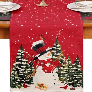 Runner da Tavola Natalizio con Motivo di Pupazzi di Neve Rossi e Fiocchi di Neve, Decorazione Festiva per Tavola da Pranzo per Cene Festive e Cucina - Product Image 3