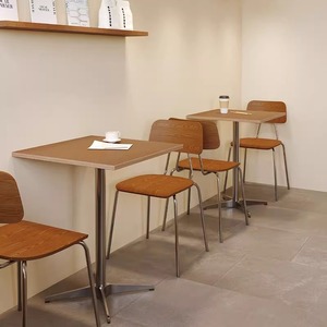Muebles Comerciales de Estilo Retro para Hostales Juveniles, Mesa y Sillas de Madera con Patas de Acero Inoxidable, Muebles Comerciales para Bares y Restaurantes - Product Image 5