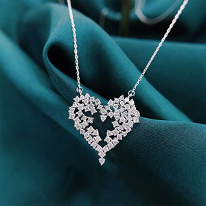 Collana Lunga con Ciondolo a Cuore per Donne, Stile Pavé Scintillante, Gioielli alla Moda per Uso Quotidiano, Regalo - Product Image 5