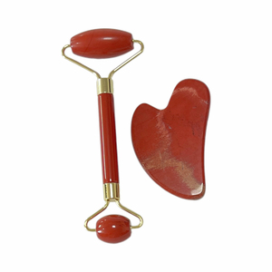 Ensemble de rouleaux en pierre de jade pour le visage Ensemble de rouleaux en jaspe rouge Guasha de jade et ensemble de rouleaux pour le visage - Product Image 1