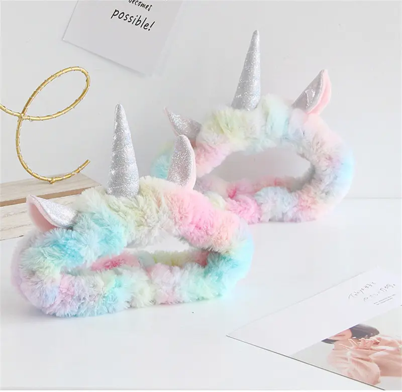 Desain Baru Shiny Telinga Kucing Lembut Mewah Bungkus Kepala Rias <span class=keywords><strong>Mandi</strong></span> Bando Rambut Wajah Unicorn Warna-warni untuk Wanita Anak Perempuan