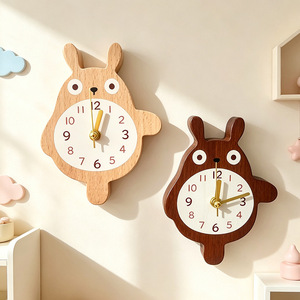 Horloge murale en bois en forme d'ours personnalisée, logo gravé OEM, aimant silencieux pour la décoration du réfrigérateur de cuisine, vente en gros - Product Image 3