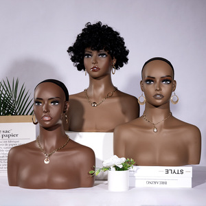 Tête de Mannequin Femme Noire Réaliste avec Épaules pour Présentation de Perruques - Idéale pour le Maquillage et la Mode - Product Image 2