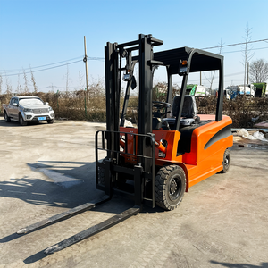 Montacargas Eléctrico de Contrapeso de 3 Toneladas Avanzado para el Embotellado/Desembotellado de Contenedores en Puertos Exigentes - Product Image 6