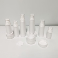 Faible MOQ – Ensemble d'emballages cosmétiques : flacons pompe et spray vides blancs pour lotion et soins de la peau (100/120 ml), pots en plastique pour crème (30g/50g) et flacons pour sérum pour cils