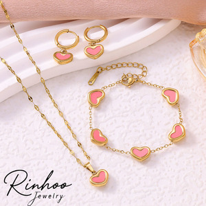 <span class=keywords><strong>Set</strong></span> di Gioielli in Acciaio Inossidabile 316L Placcato Oro 18K, Collana, Bracciale e Orecchini con Cuore Smaltato Rosa, Impermeabile, Regalo per Donne - Product Image 1