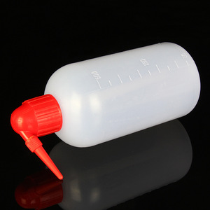 Botella de Spray de Plástico Langjian de 500 ml con Escala Graduada para Regar Plantas - Product Image 1