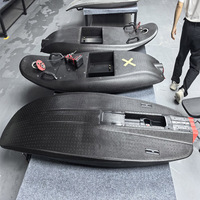 Planche de surf électrique avec moteur de propulsion puissant, capacité de vitesse de 55 km/h et système de gestion de batterie avancé
