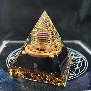 Pirámide de Cristal Kogiya, Artesanía de Resina, Decoración para el Hogar, Adorno de Escritorio, Colección de Regalos - Product Image 4