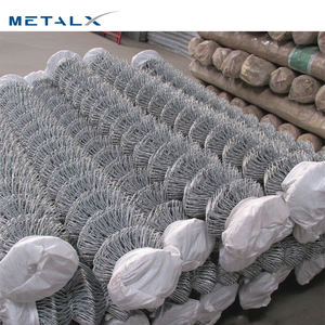 Poste de Malla Ciclónica Galvanizada por Inmersión en Caliente de 6 Pies en Negro para Cercado de Animales, Rollo de 100 Metros de Malla de Alambre Tejida Recubierta de PVC - Product Image 2