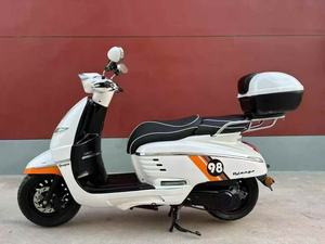Scooter rétro Peugeot Django 150, style français classique, moto d'occasion, scooter à essence - Product Image 2