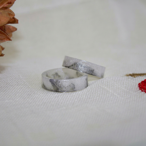 Anillo de Resina Cristiano Moderno con Forma Geométrica, Unisex, para Uso Diario, Aniversario de Bodas, Joyería Certificada por Terceros - Product Image 1