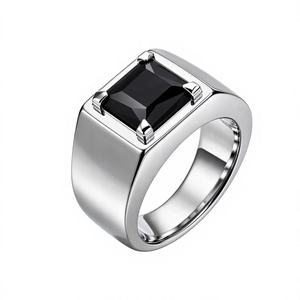 Bague Chevalière Carrée en Acier Inoxydable Personnalisée pour Homme, avec Pierre Onyx Noir et Plaqué Or, Bijou de Phalange pour Homme – Vente en Gros - Product Image 1