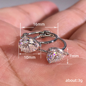 Orecchini a Goccia Semplici per Donne, Accessori per Orecchie alla Moda per Uso Quotidiano, Outfit Casual e Regalo - Product Image 4