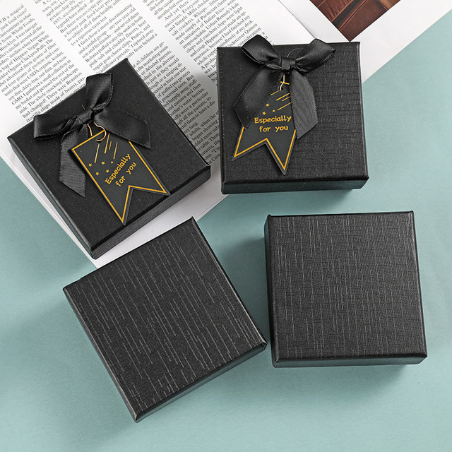 Fashion Custom Matt Cardboard Gift Packaging Box Jewelry Necklace Bracelet Packing Box Watch Paper Box