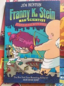 Ensemble complet de 7 volumes de livres de la série Franny K. Stein, la scientifique folle, chapitre Bridge - Product Image 3