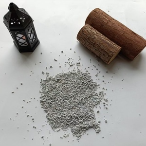 Revêtement de sol en terrazzo à base de galets roulés, béton résine, galets gris - Product Image 4