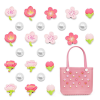 Vente en gros de breloques pour sac de plage personnalisées Accessoires de décoration pour sac de luxe breloques pour sac de plage