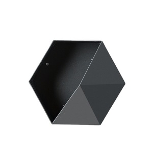 Maceta de pared poligonal de plástico PP, florero colgante para decoración de oficina, hogar y jardín. - Product Image 3