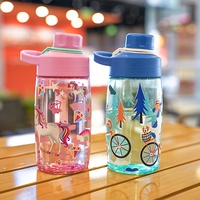 Bouteille d'eau sport pour enfant 500 ml en PC, anti-fuite et réutilisable avec poignée et bouchon à bouton, design portable