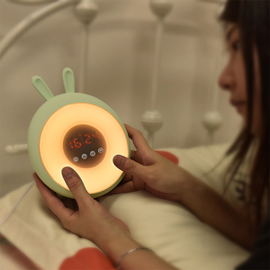 USB sạc di động Bunny LED đồng hồ báo thức ánh sáng ban đêm 8 màu sắc thay đổi cho phòng ngủ mới - Product Image 2