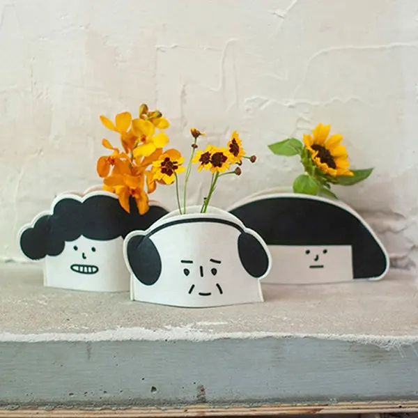 공장 도매 가격 디자인 귀여운 얼굴 미소 꽃 꽃병 커버 4 팩 펠트 꽃병 슬리브