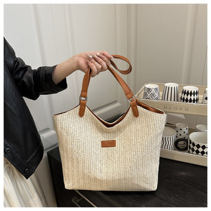 2025 nuevo bolso de playa para mujer, bandolera de mensajero de paja tejida a la moda, bolso de mano de paja para mujer - Product Image 3
